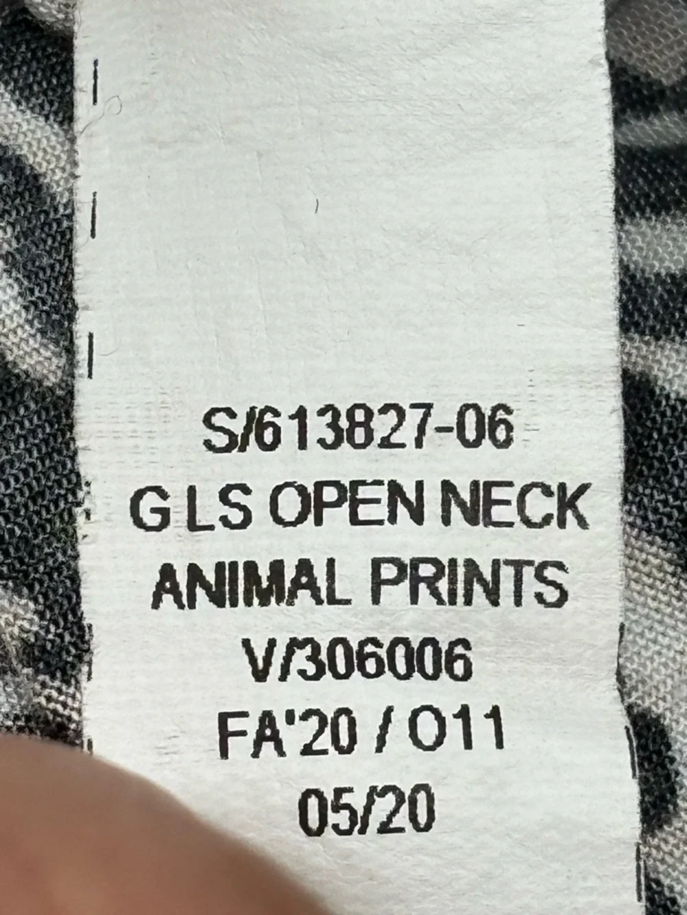 Old Navy Women’s Leopard Popover Open Neck Blouse - Black & Cream in Petite XL - Picture 11 of 13